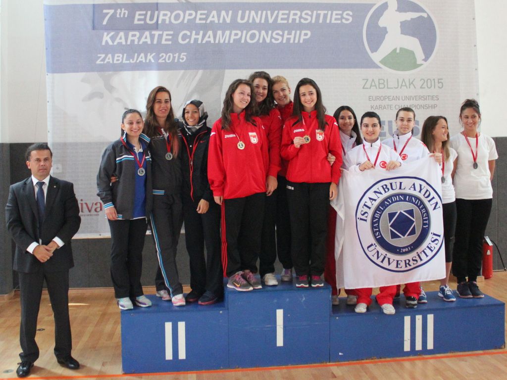 Female teams medallists