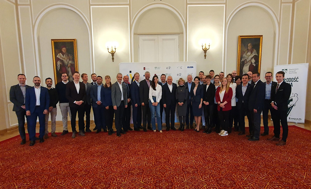 Group photo of the participants