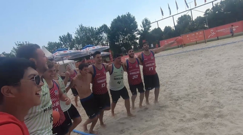 Andy Lee Volunteer dancing