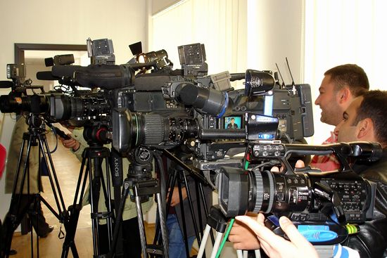 Meeting members of the media Meeting members of the media