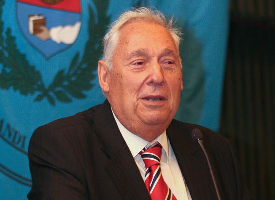 Dr. Tamás Sárközy - HUSF President Dr. Tamás Sárközy - HUSF President