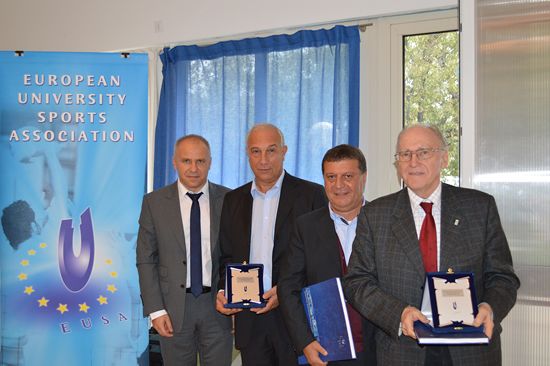 EUSA President Mr Roczek thanking and awarding CUSI representatives and hosts EUSA President Mr Roczek thanking and awarding CUSI representatives and hosts