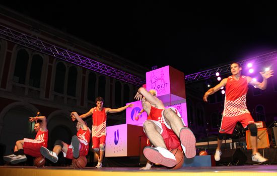 Entertainment programme Entertainment programme