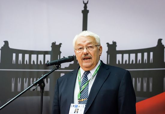 Dr Adam Kiss, President HUSF Dr Adam Kiss, President HUSF