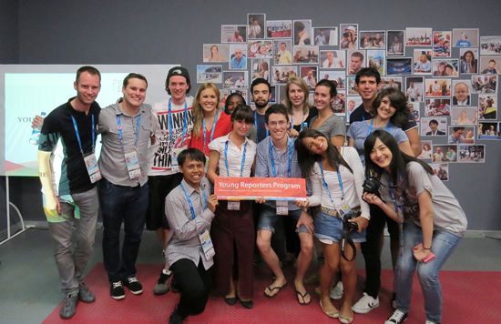 International young reporters with mentors