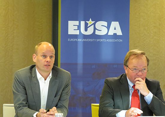 Mr Henk Smit and Mr Daniel Sikkens presenting Progress Report Mr Henk Smit and Mr Daniel Sikkens presenting Progress Report