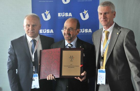 FISU awarded EUSA a special plaquette FISU awarded EUSA a special plaquette