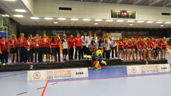 Volleyball women's podium with the champions Bahcesehir University
