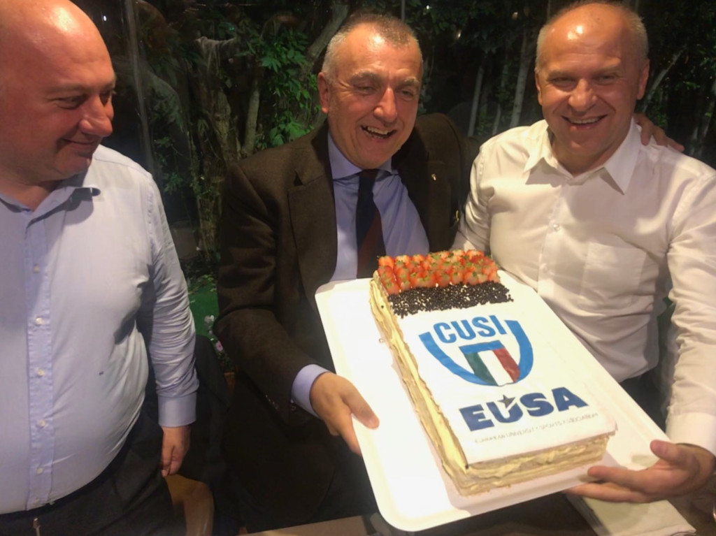 Official dinner with CUSI-EUSA cake
