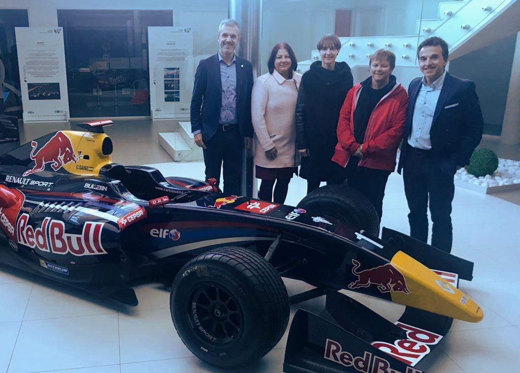 Visit to the Institute