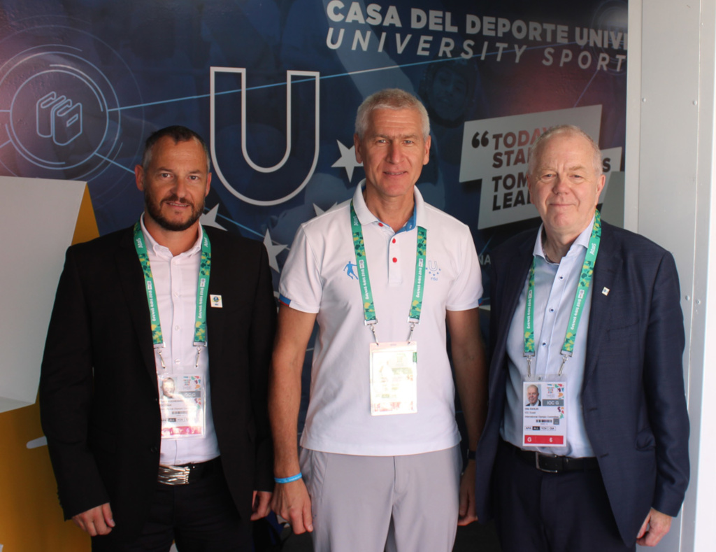 Some of teh VIP guests with FISU President