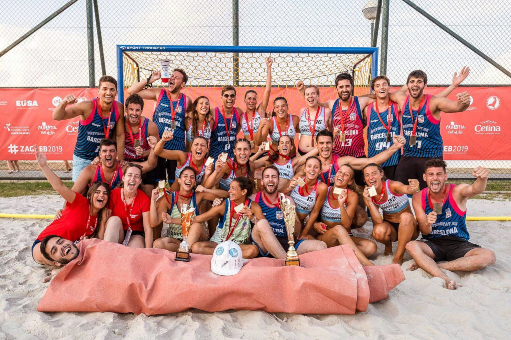 Men and women winners of Barcelona at EUC Handball