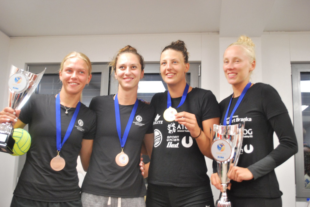 Women's Beach Volleyball winners