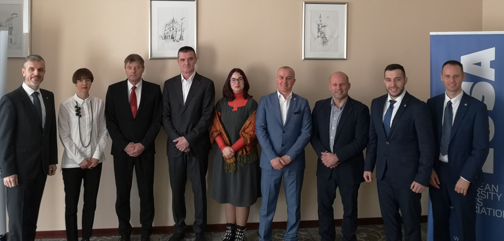 Participants at the meeting