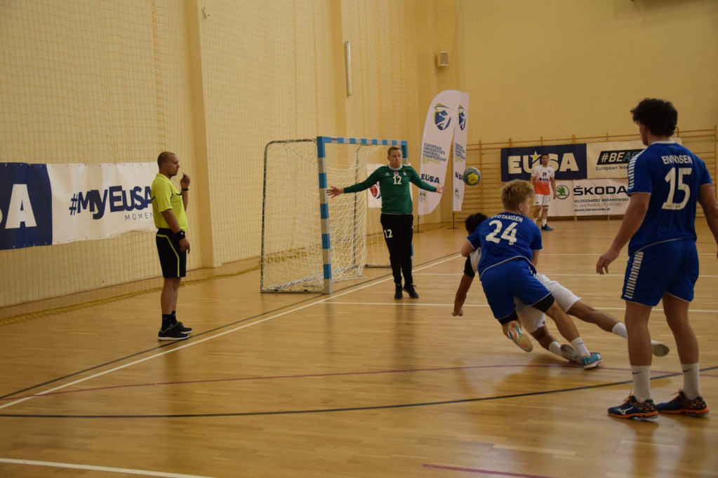 Referees in action at EUC handball 2019