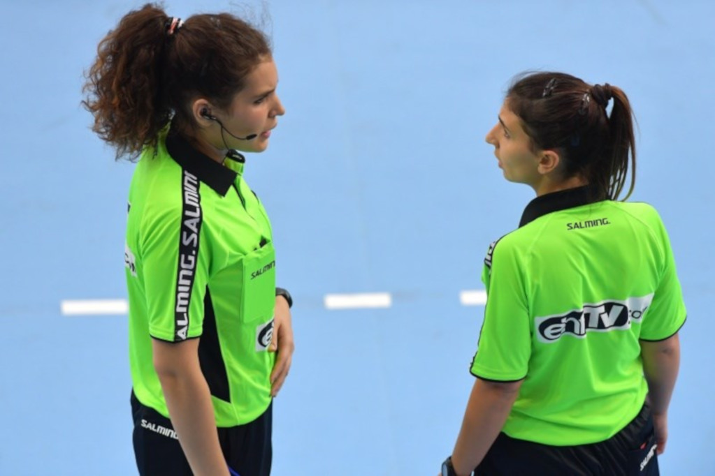 Referees general at handball