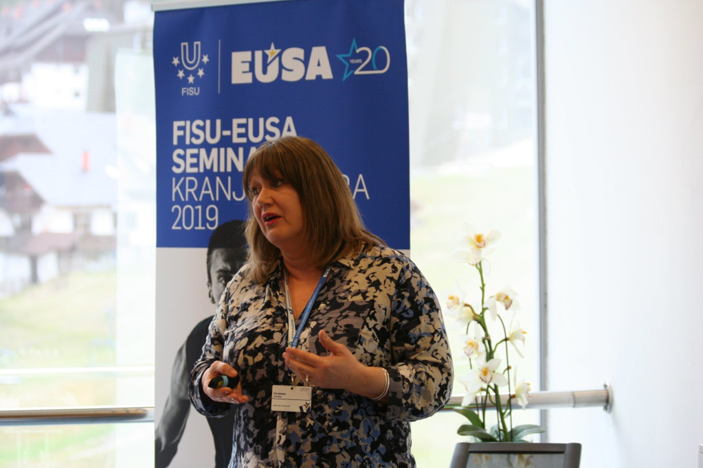 Vanessa Jones presenting the GETZ project at the 2019 FISU-EUSA Seminar