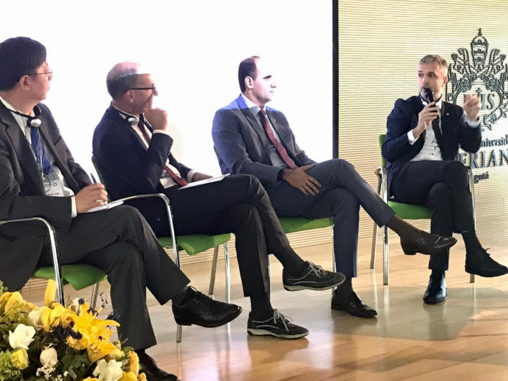 International round table