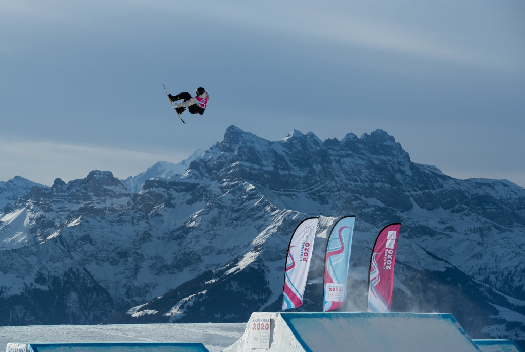 Snow boarding at WYO 2020