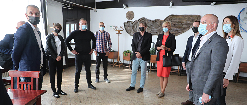 EUSA delegation checking the dining venues