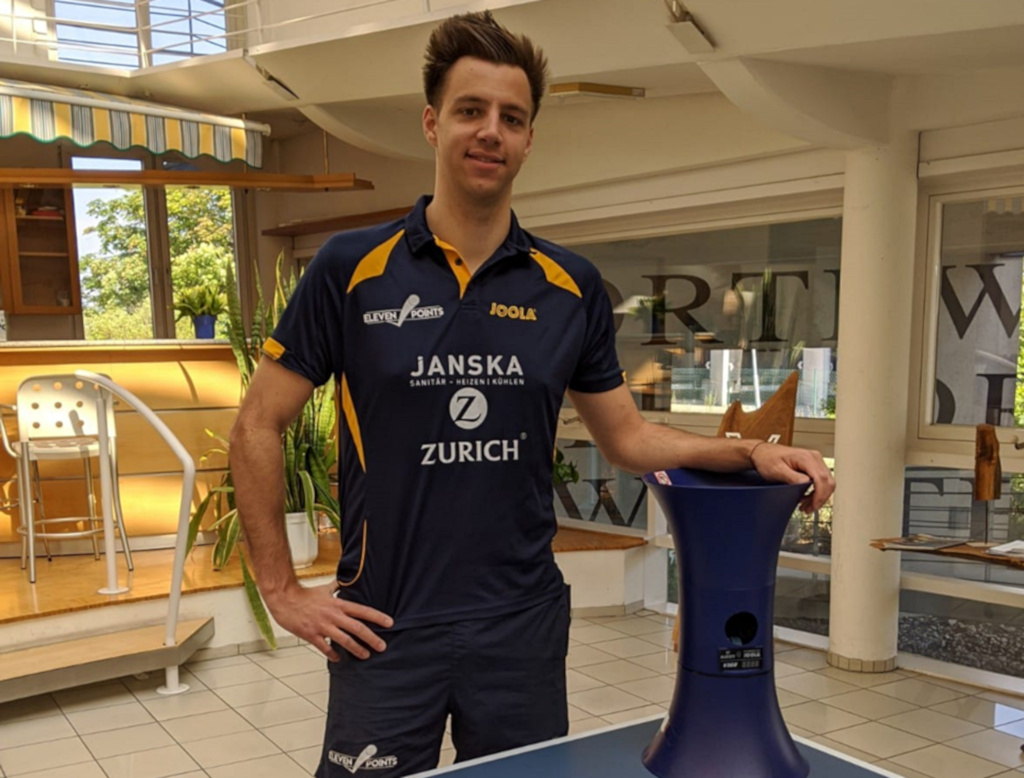 Self-training with a table tennis robot