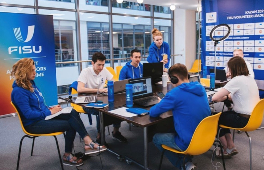 FVLA team working at the June session