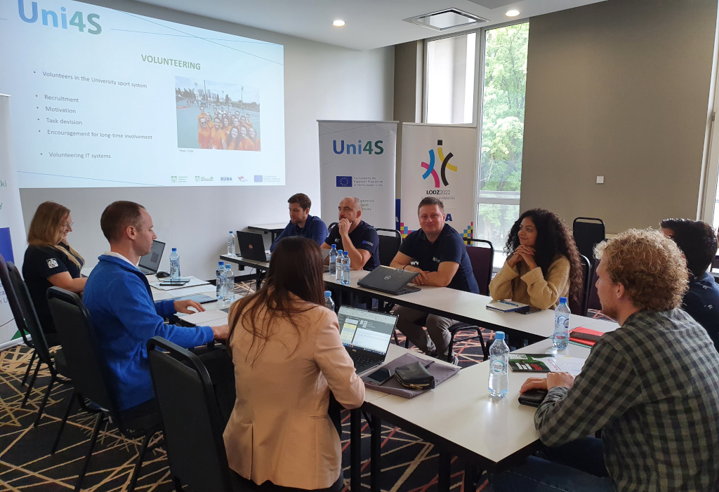 Uni4S partners at the live meeting in Lodz