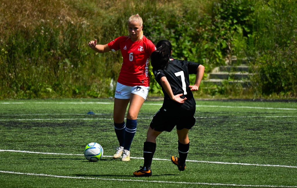 women football kickoff