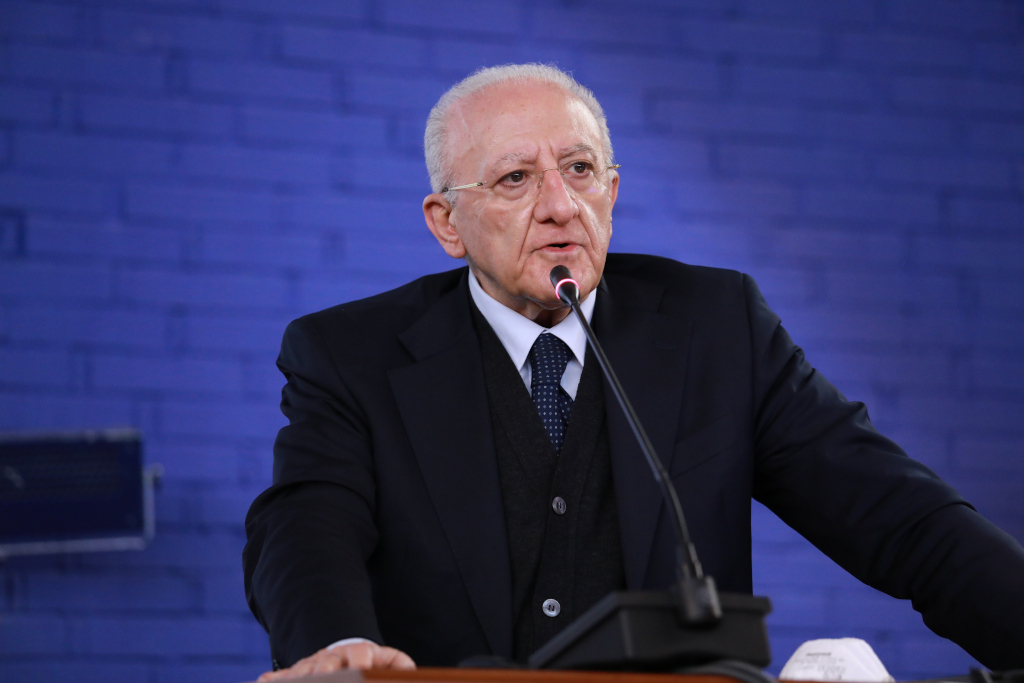 President of the Region of Campagna Mr De Luca