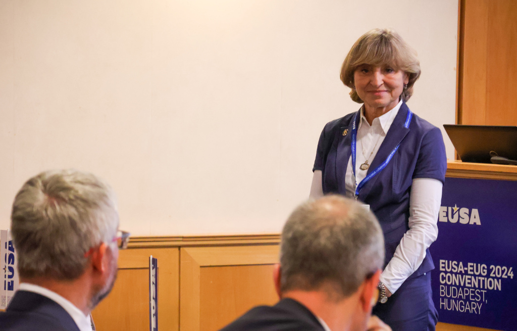 Internal meeting opened by EUSA Vice-President Ivana Ertlova