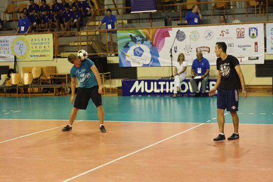 Entertainment programme - juggling Entertainment programme - juggling